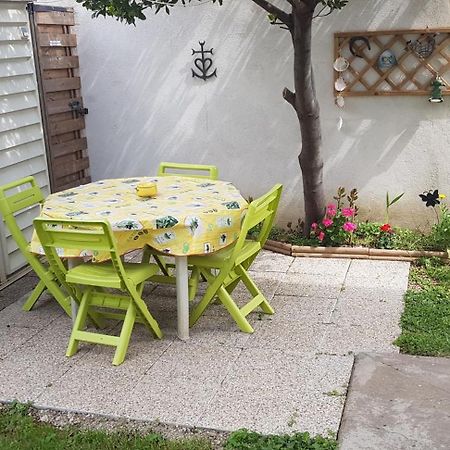Superbe T2 Avec Jardin, Piscine-Enfant Et Parking Apartment Арл Екстериор снимка