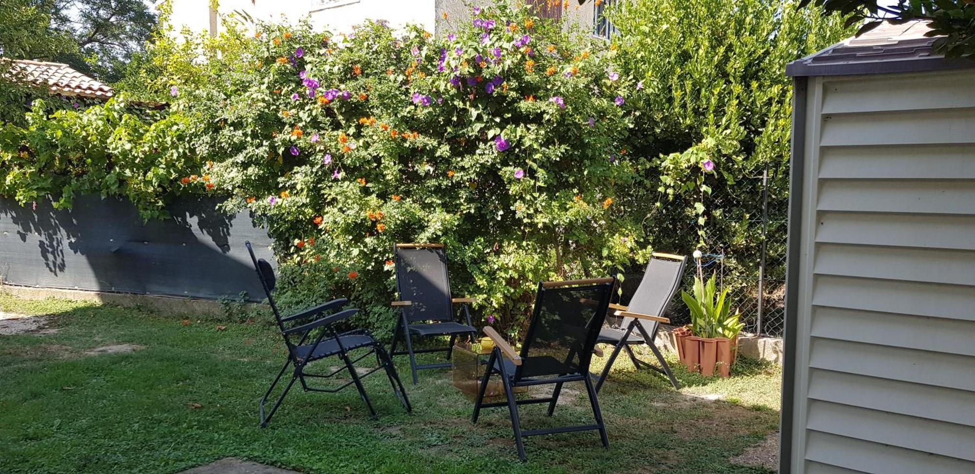 Superbe T2 Avec Jardin, Piscine-Enfant Et Parking Apartment Арл Екстериор снимка